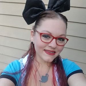 Meet your Posher, Cassandra